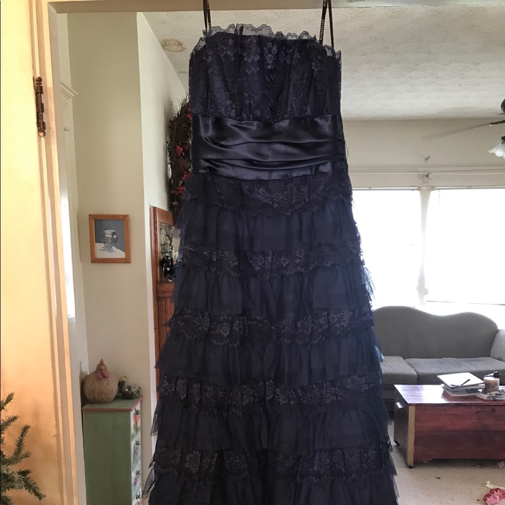 **MUST GO** Midnight blue prom dress